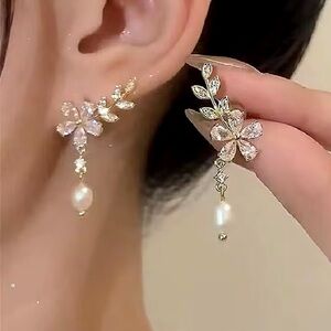 Margot - Rhinestones Crystals Flower Stud Earrings